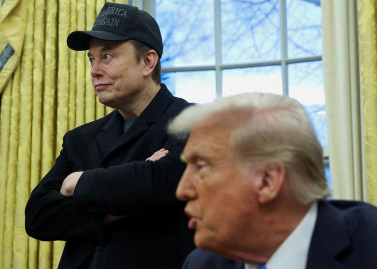 US judge clears the way for tens of thousands of federal workers to take Trump buyout